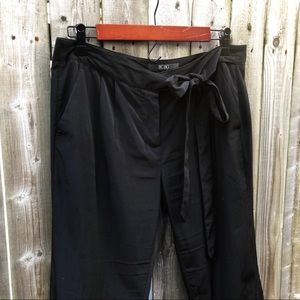 BCBG Black Silky Satin Tie Waist Straight Leg Pants Size 6 Pleated Pockets